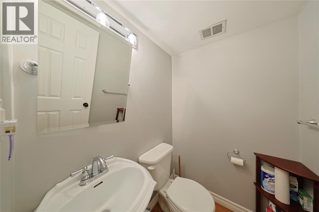22 Turner Drive, Sarnia, ON - Indoor Photo Showing Bathroom