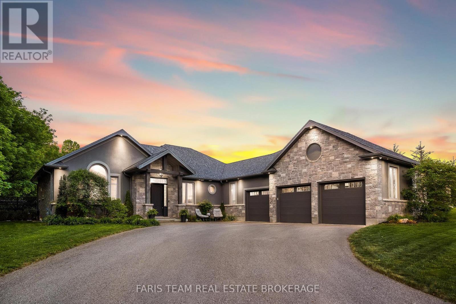 142 Mennill Drive, Springwater, ON