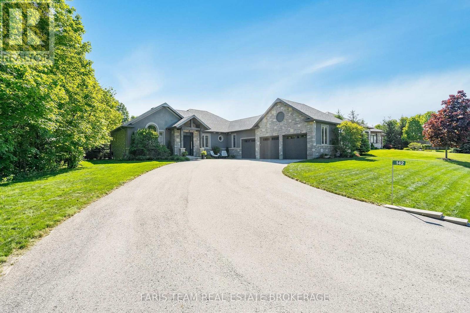 142 Mennill Drive, Springwater, ON