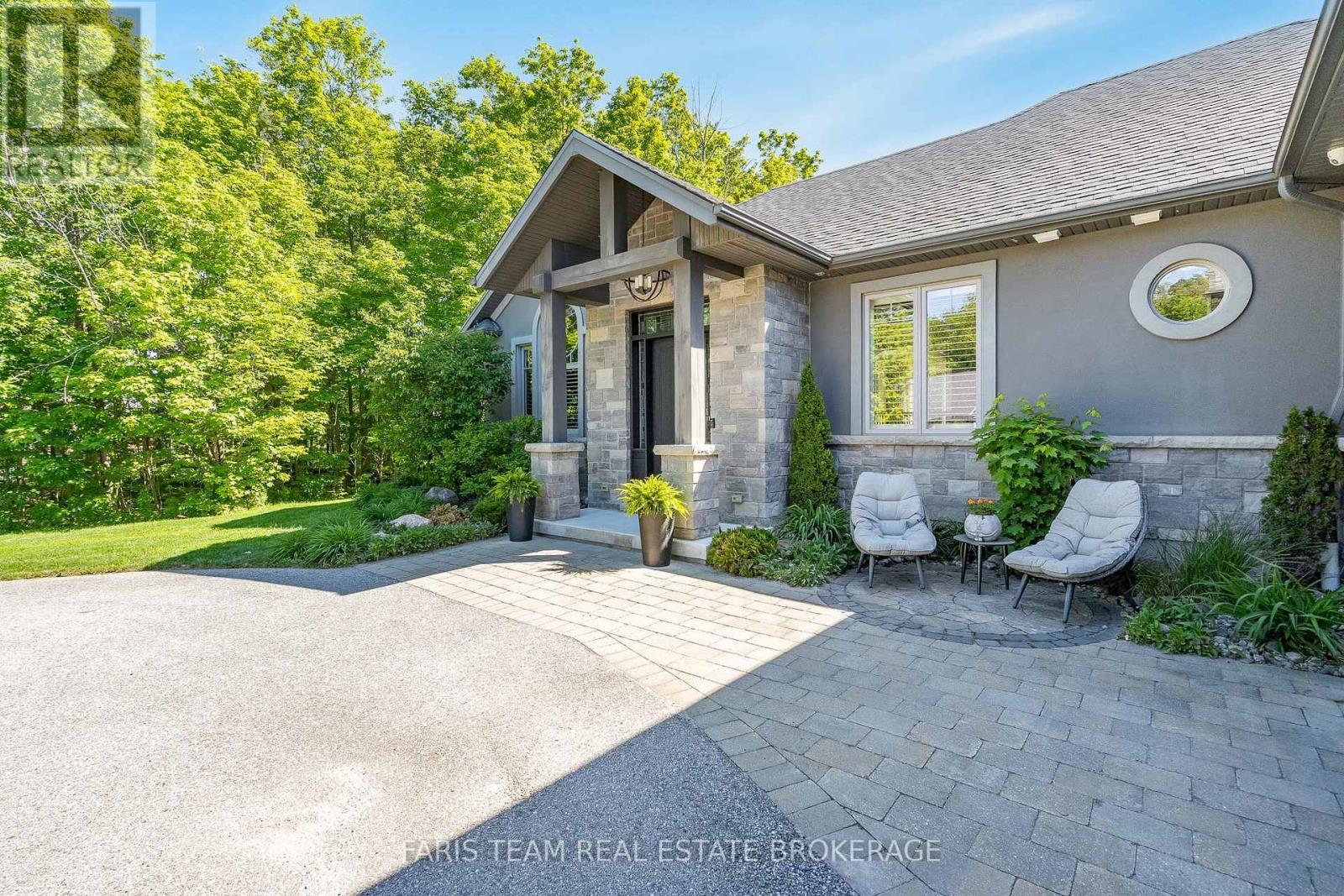 142 Mennill Drive, Springwater, ON