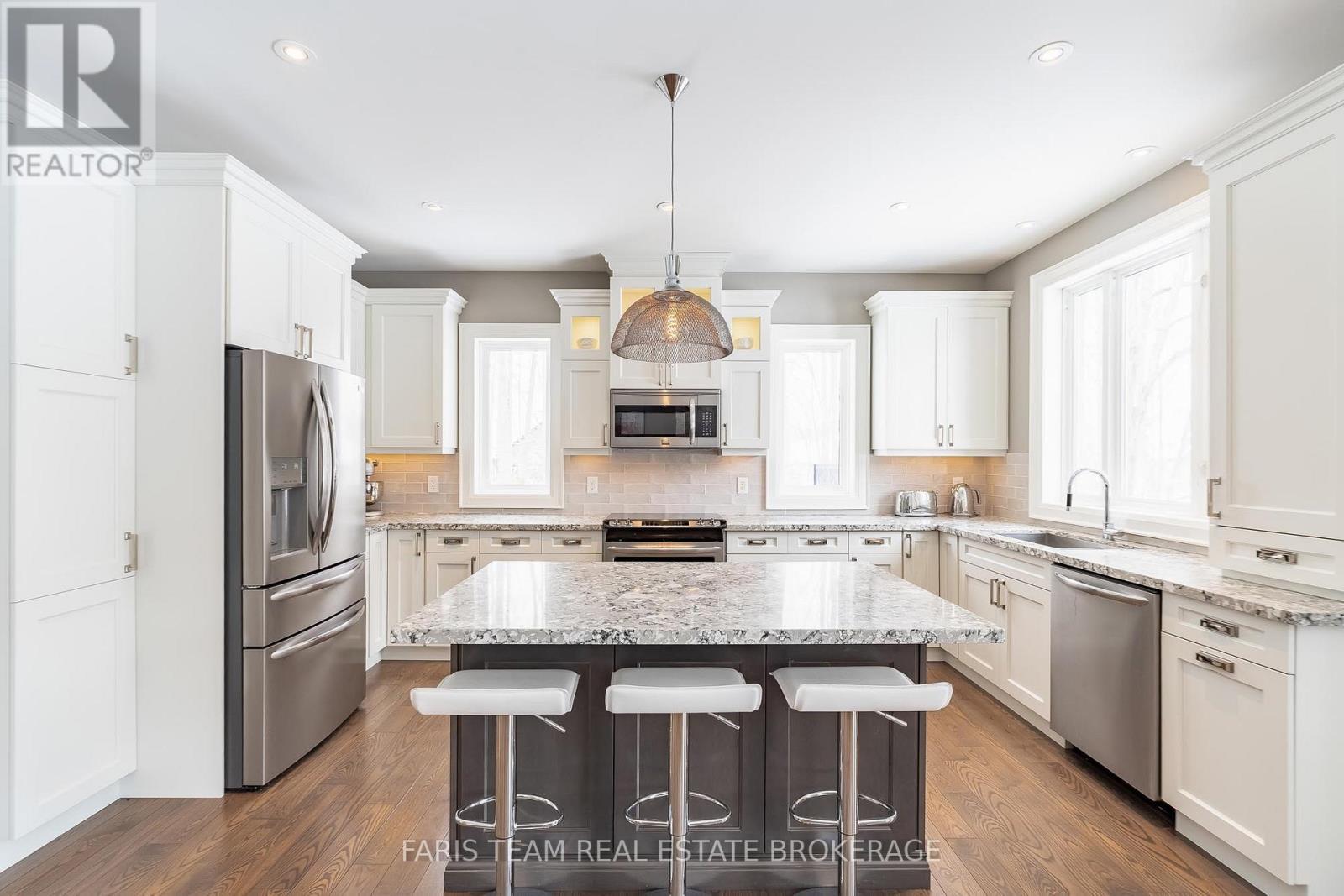 142 Mennill Drive, Springwater, ON