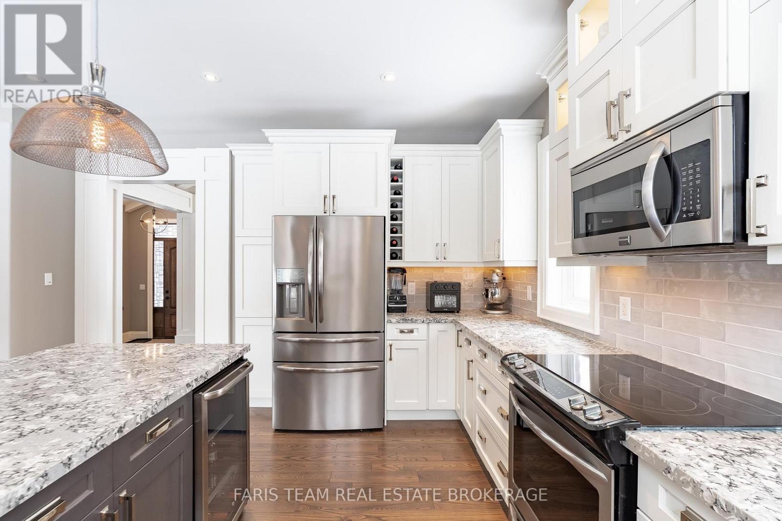 142 Mennill Drive, Springwater, ON