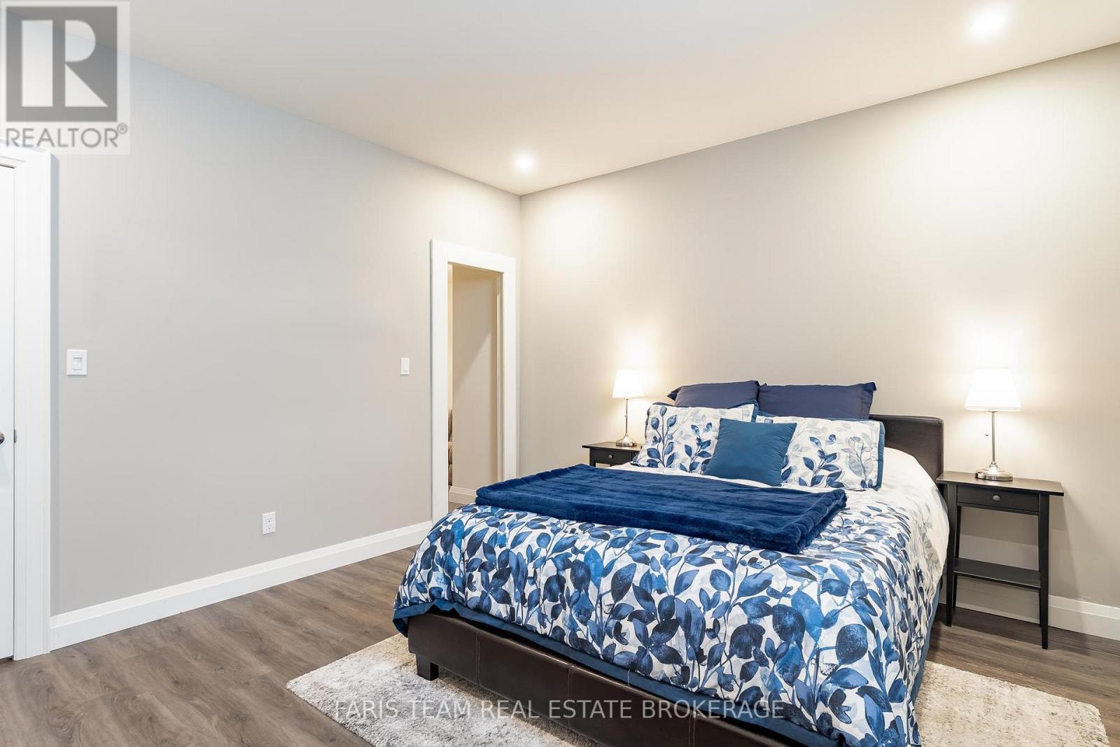 142 Mennill Drive, Springwater, ON