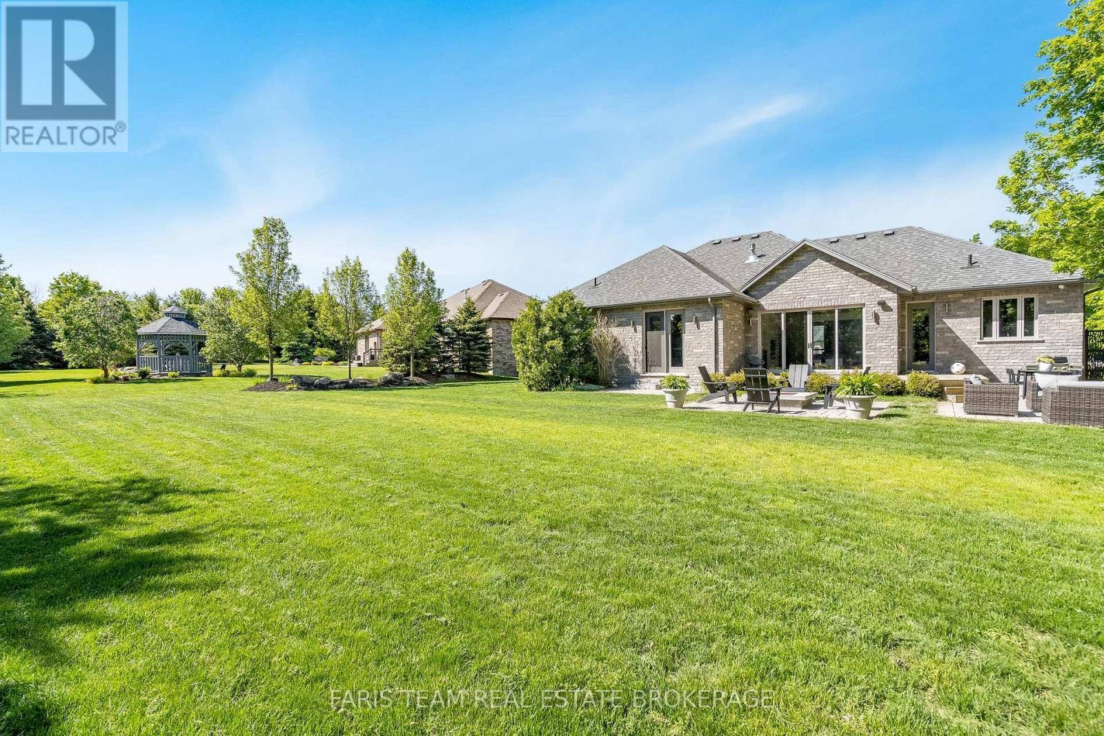 142 Mennill Drive, Springwater, ON