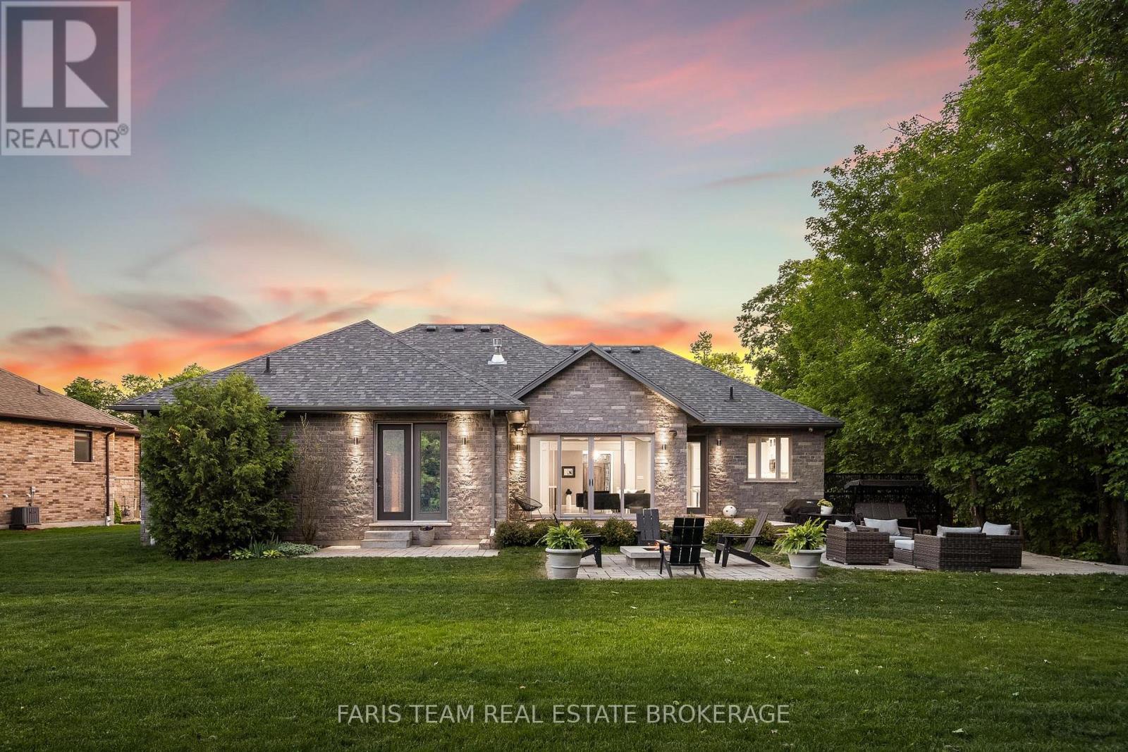142 Mennill Drive, Springwater, ON