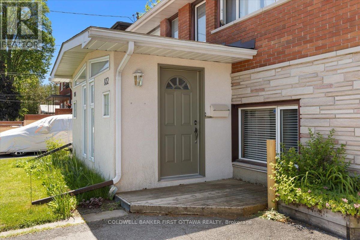 832 Ivanhoe Avenue, Ottawa, ON