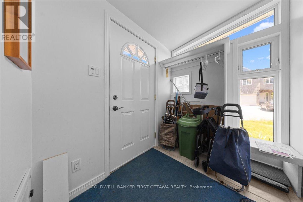 832 Ivanhoe Avenue, Ottawa, ON
