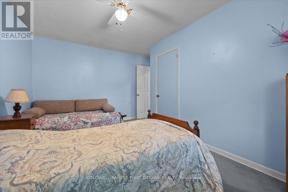 832 Ivanhoe Avenue, Ottawa, ON