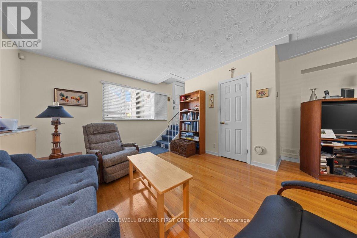 832 Ivanhoe Avenue, Ottawa, ON