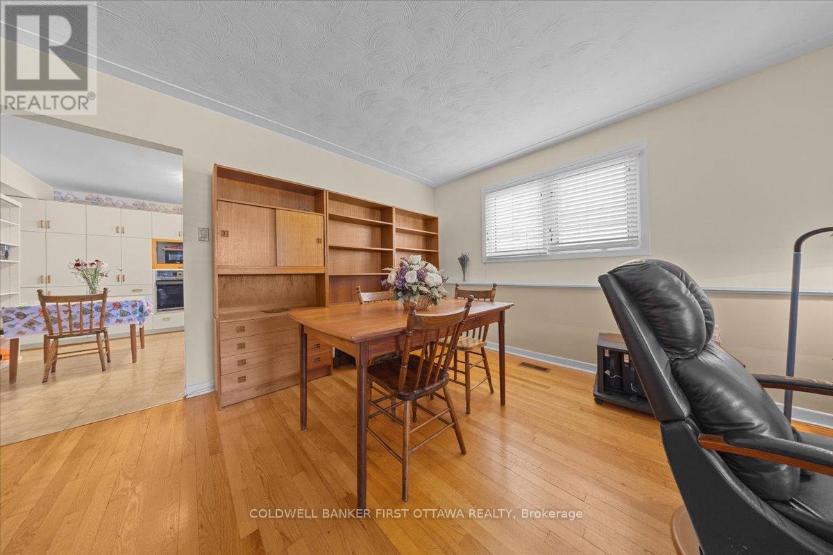 832 Ivanhoe Avenue, Ottawa, ON