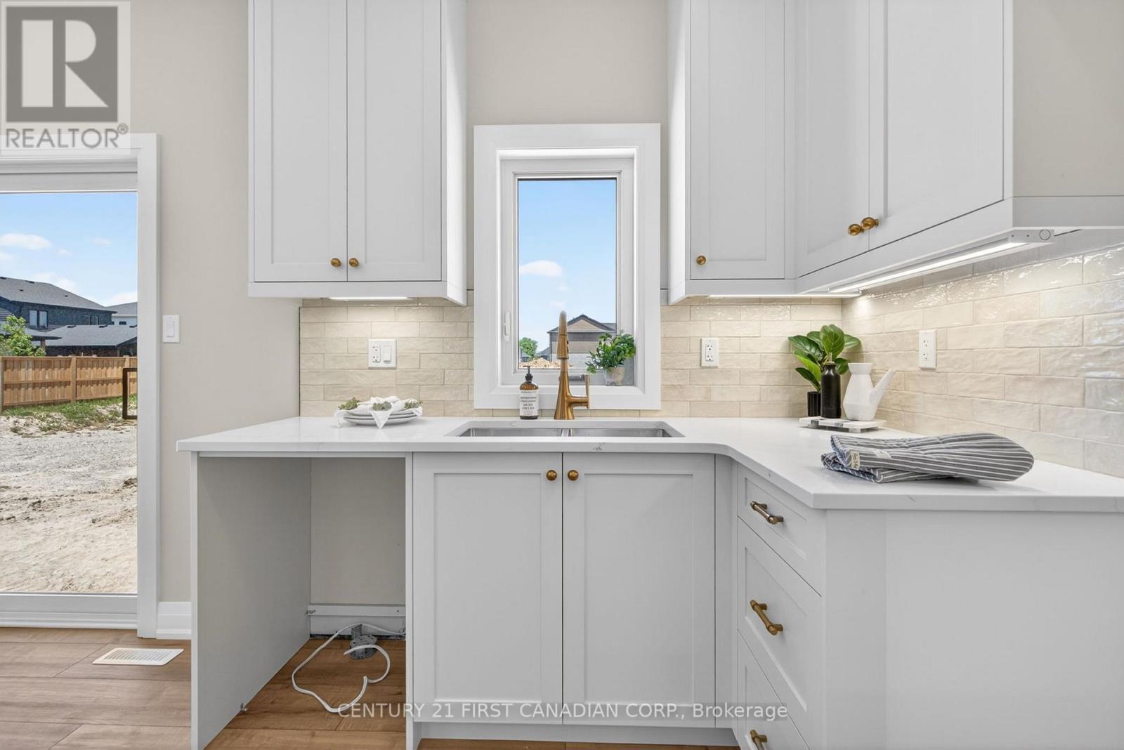 11 Postma Crescent, North Middlesex (Ailsa Craig), ON