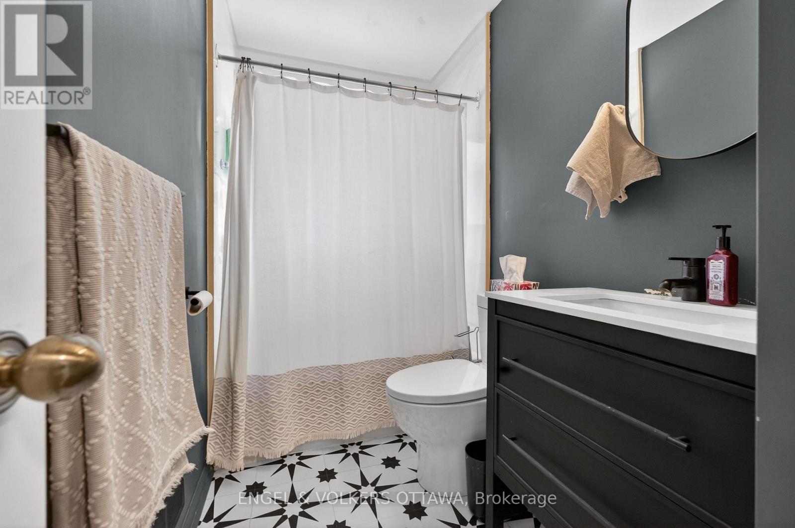 2548 Hanlon Avenue, Ottawa, ON