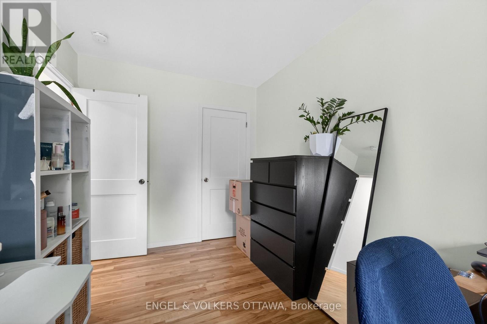 2548 Hanlon Avenue, Ottawa, ON