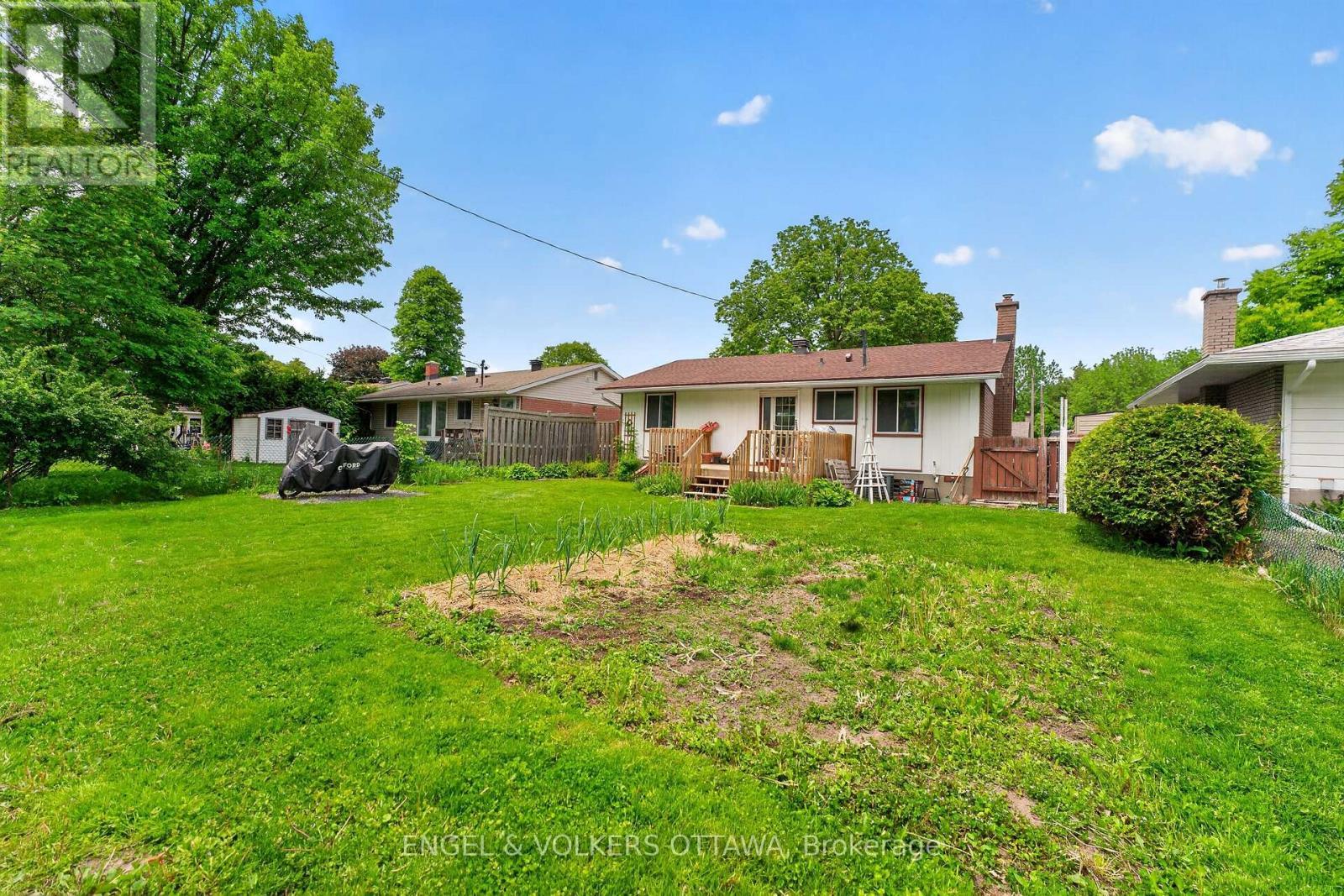 2548 Hanlon Avenue, Ottawa, ON