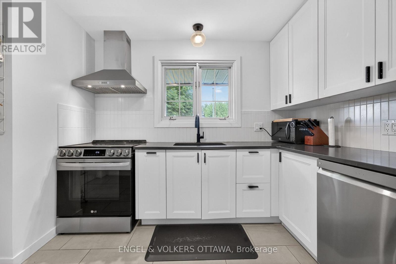 2548 Hanlon Avenue, Ottawa, ON