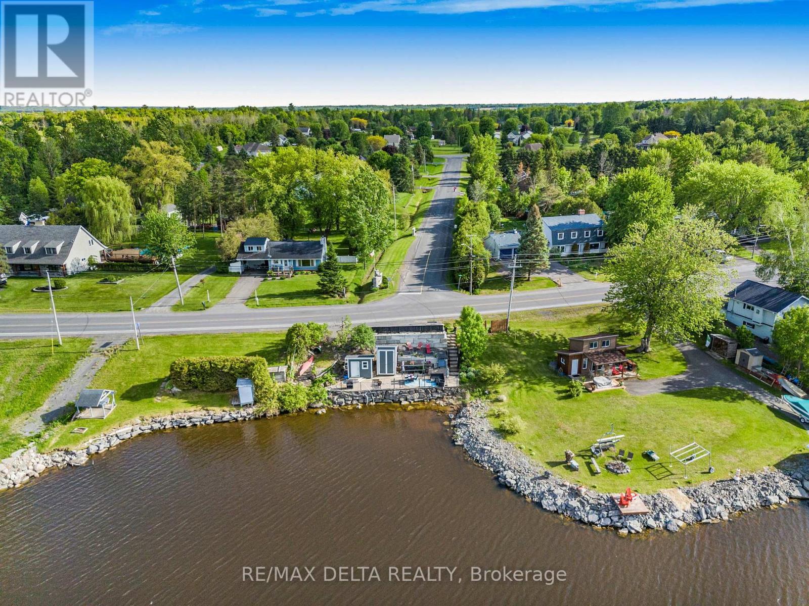 Larger view. - 162 Front Road W, Champlain, ON