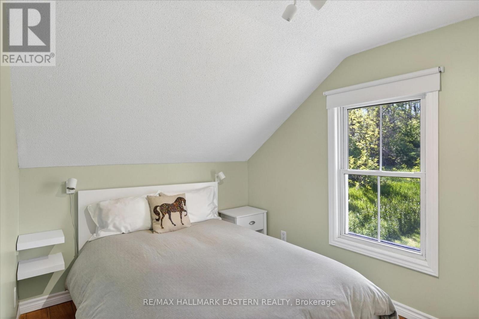 Century farmhouse 2nd bedroom - 794 Morton Line, Cavan Monaghan (Cavan Twp), ON