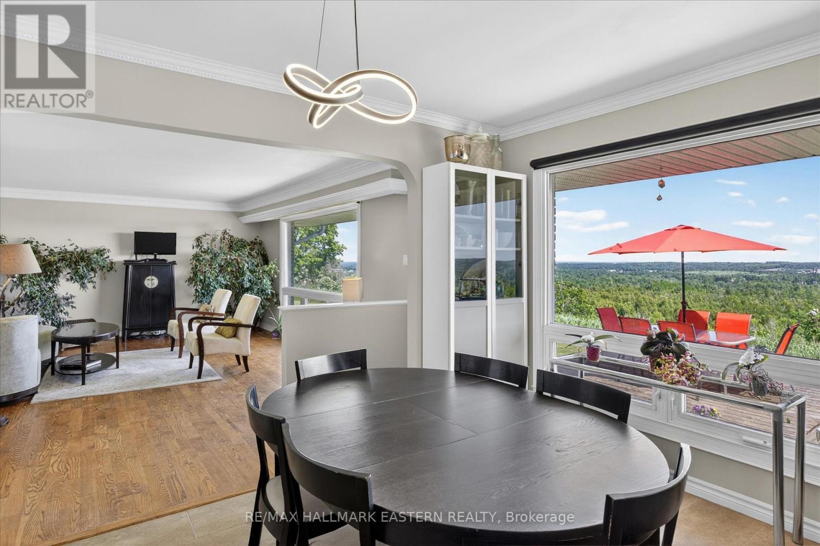 Room for a large table - 794 Morton Line, Cavan Monaghan (Cavan Twp), ON