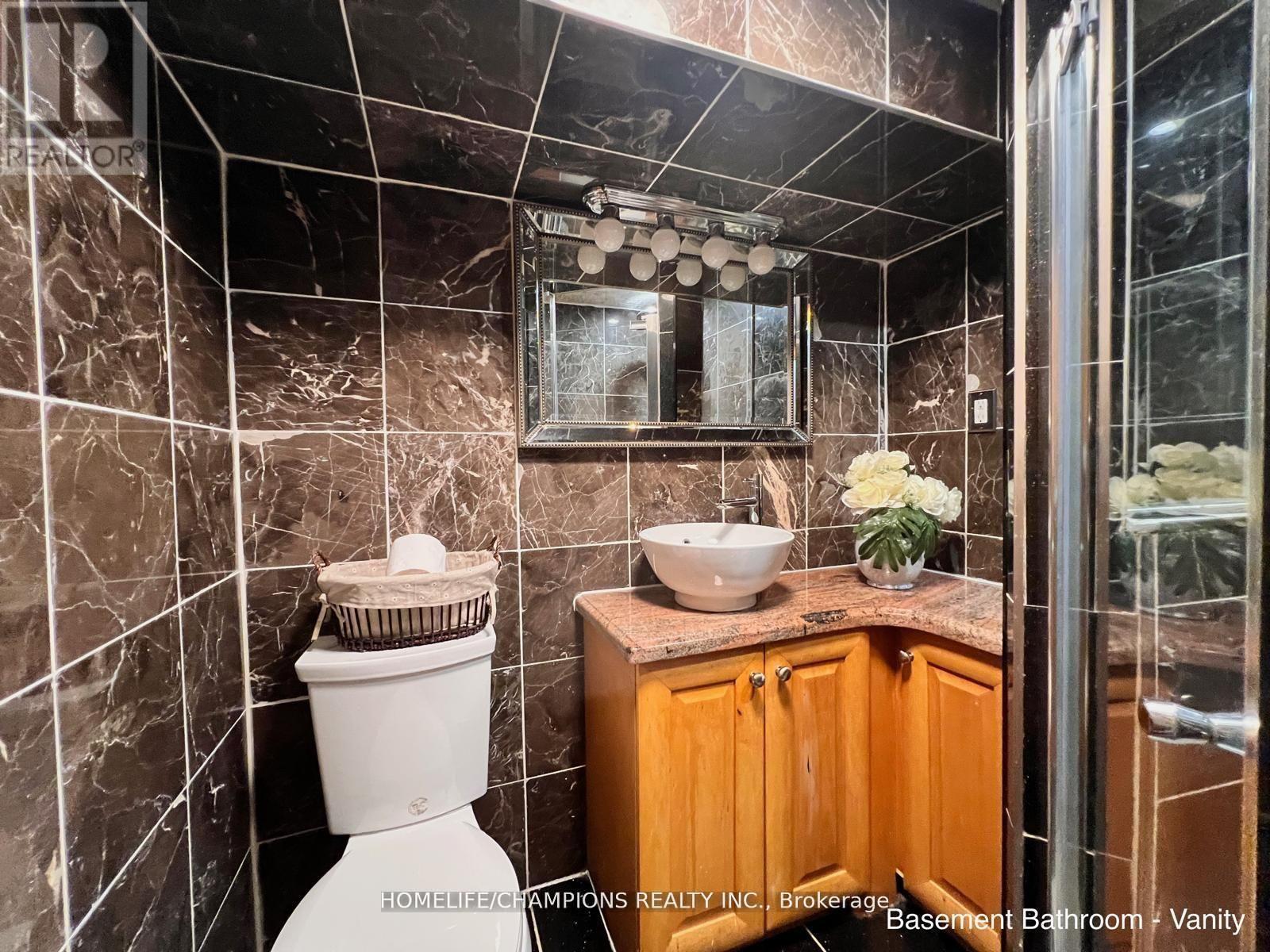 291 St Clair Avenue E, Toronto, ON