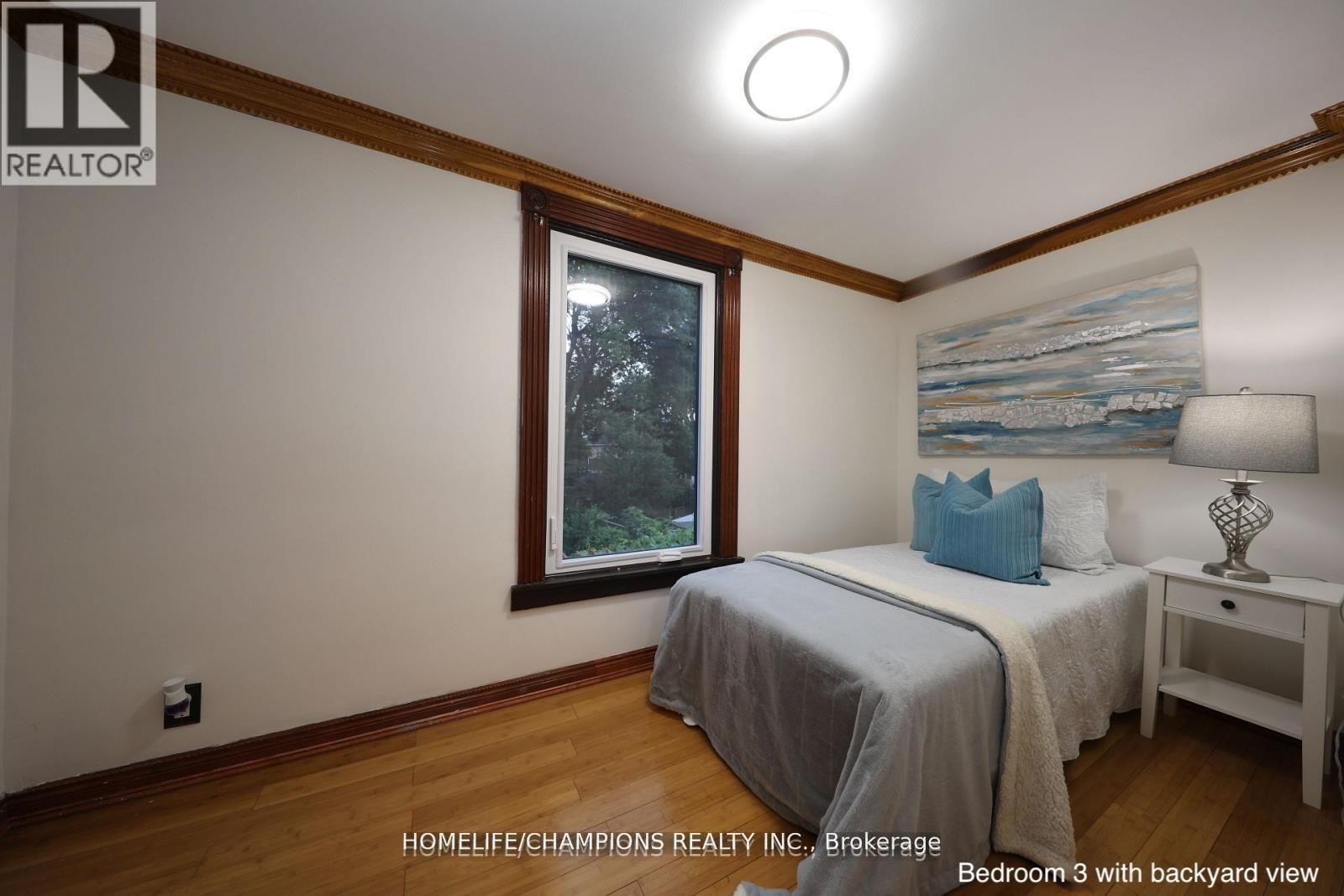 291 St Clair Avenue E, Toronto, ON