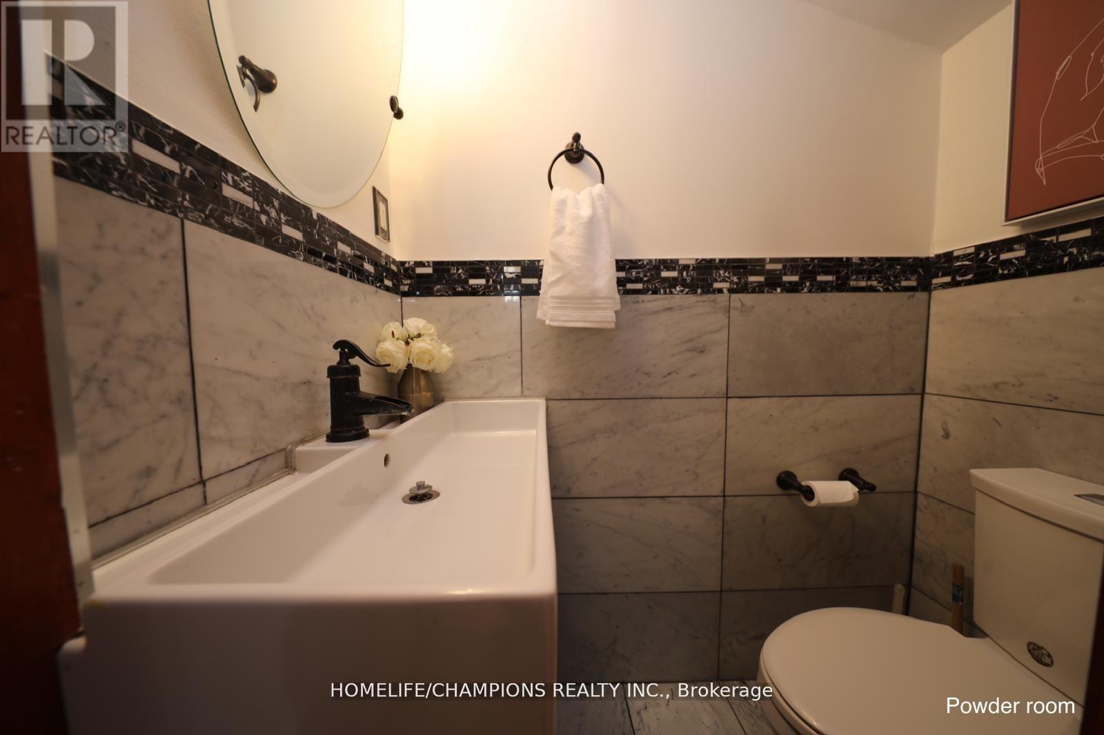 291 St Clair Avenue E, Toronto, ON