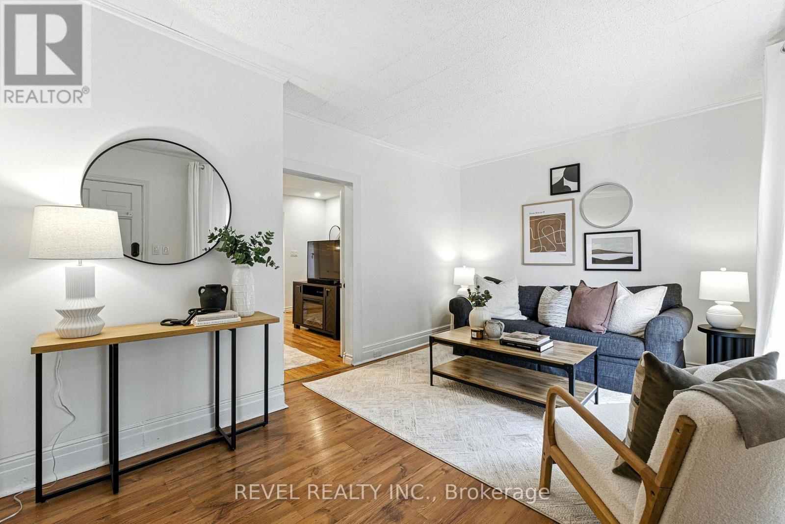 236 Cope Street, Hamilton, ON - Indoor Photo Showing Living Room
