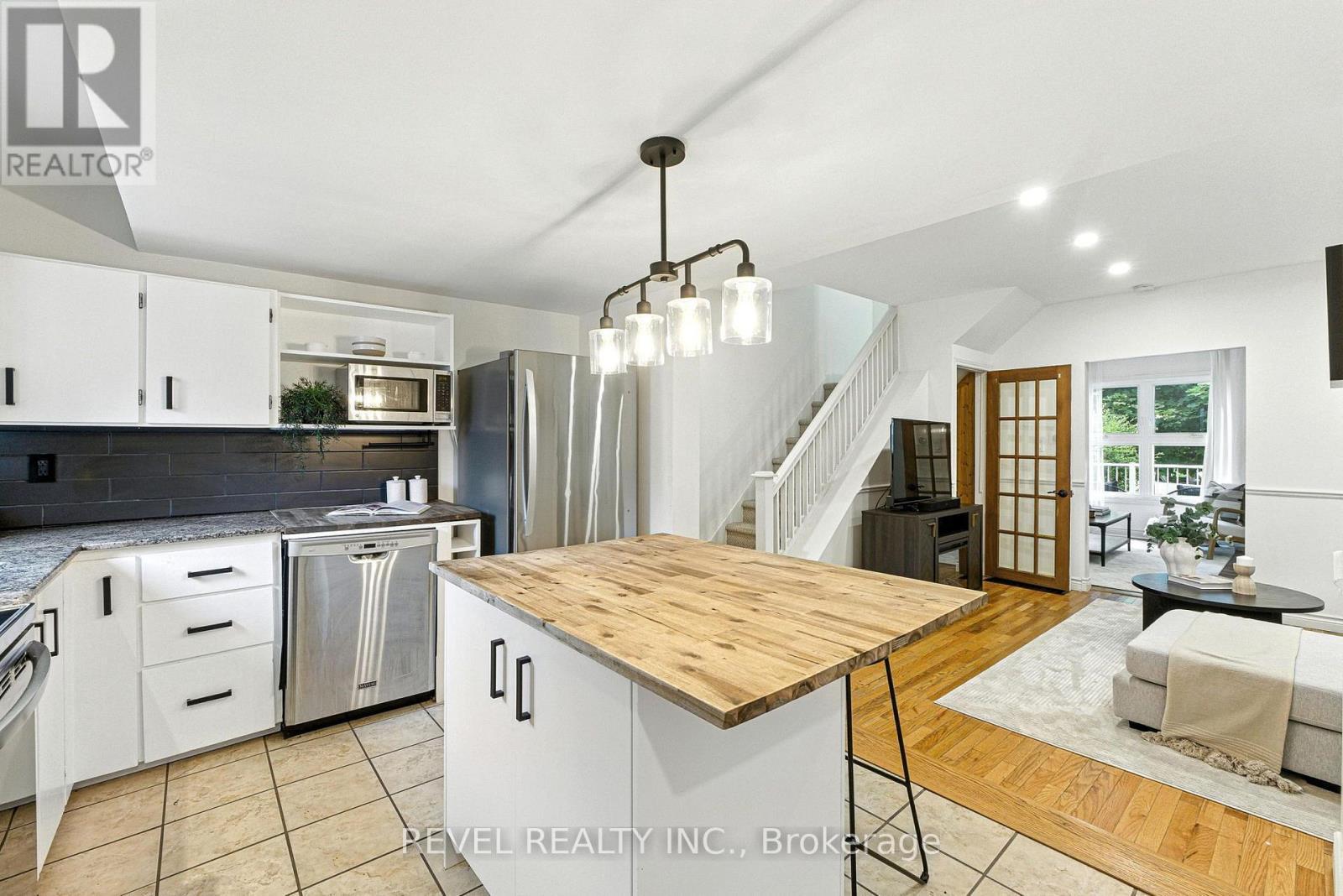 236 Cope Street, Hamilton, ON - Indoor Photo Showing Kitchen With Stainless Steel Kitchen