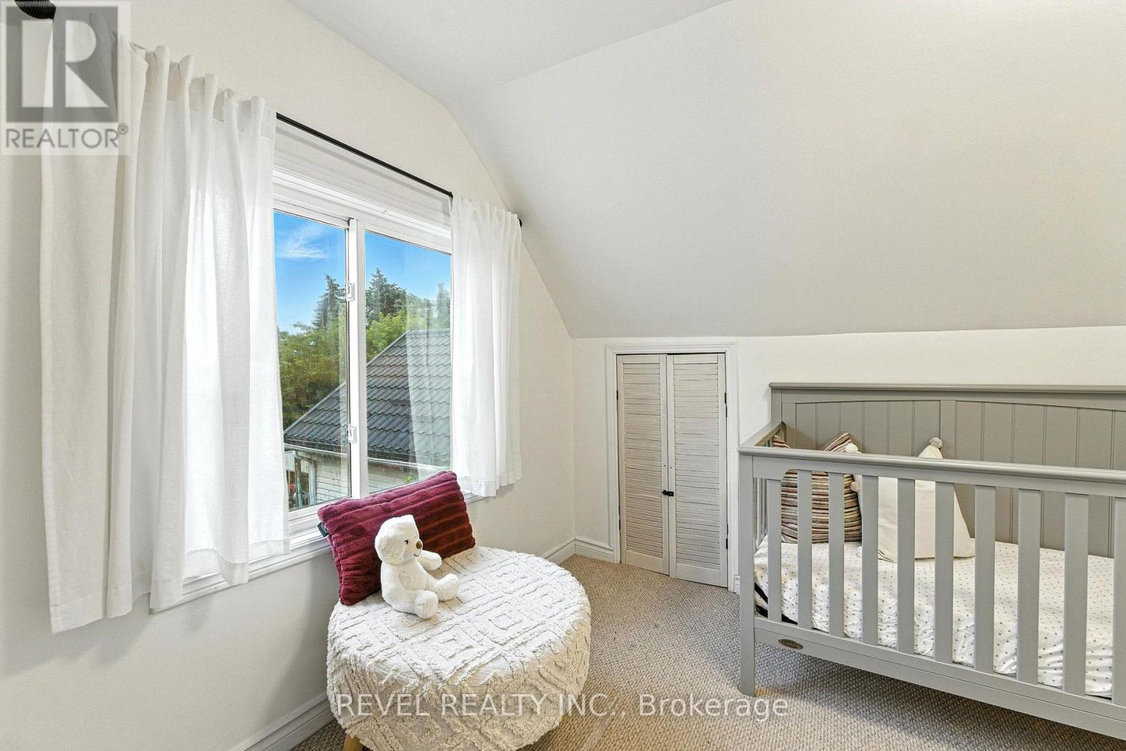 236 Cope Street, Hamilton, ON - Indoor Photo Showing Bedroom
