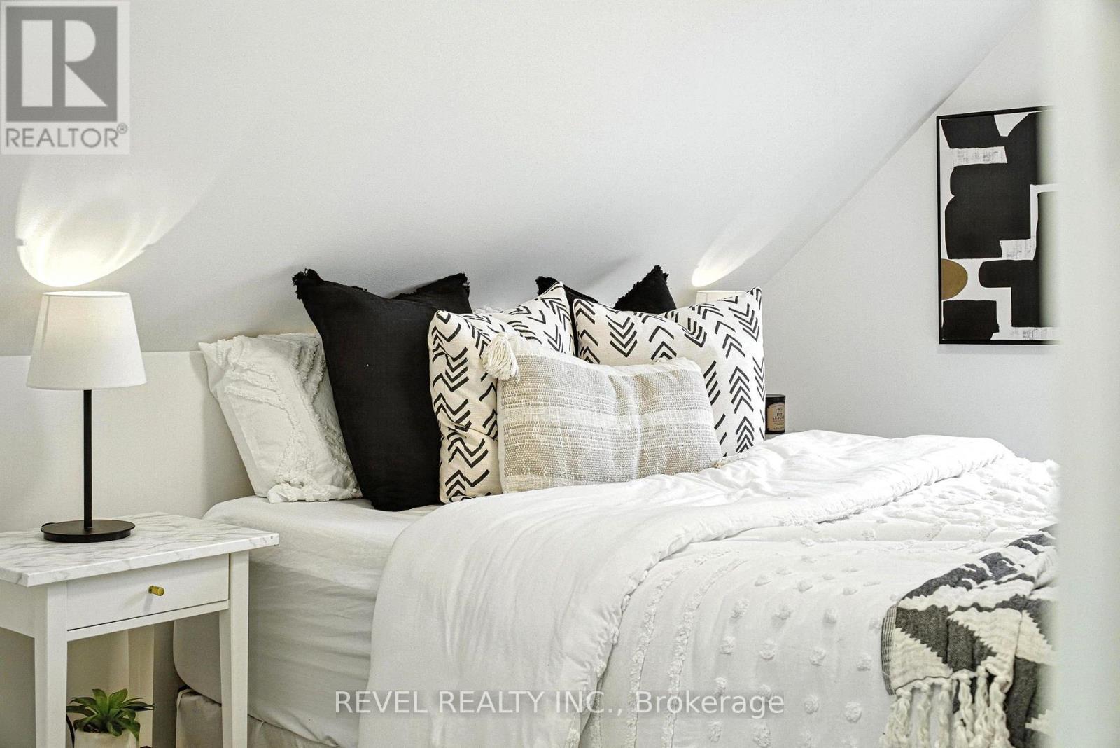 236 Cope Street, Hamilton, ON - Photo Showing Bedroom
