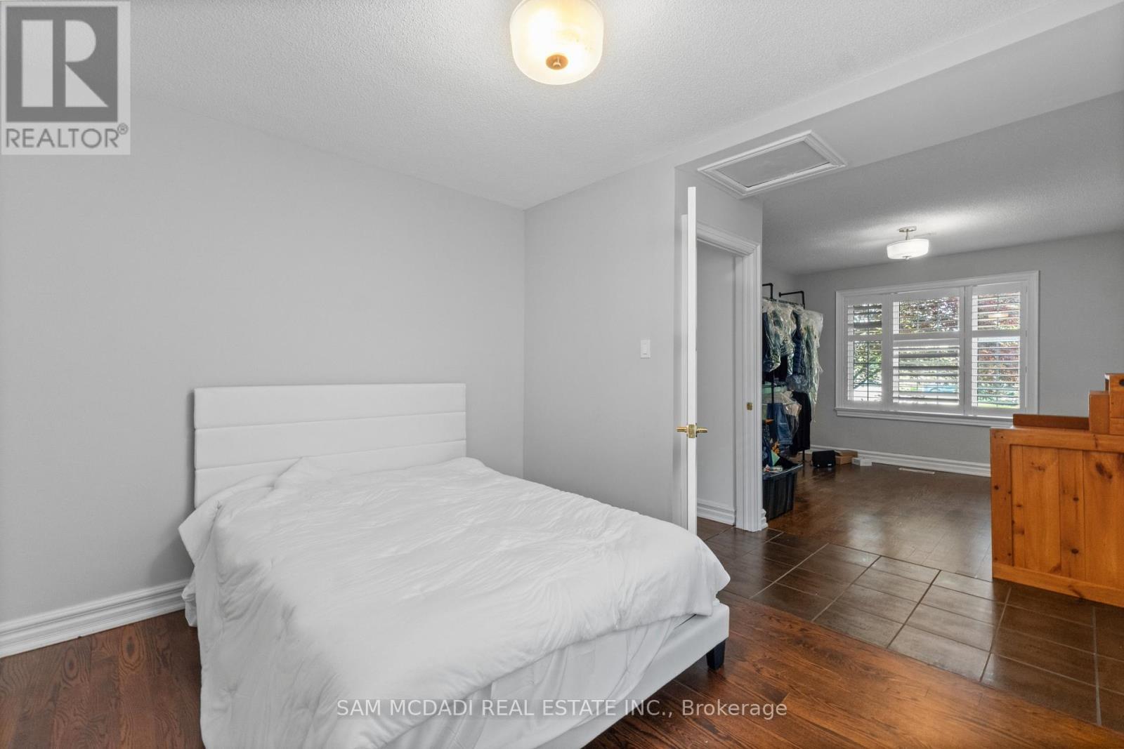 1195 Crestdale Road, Mississauga, ON