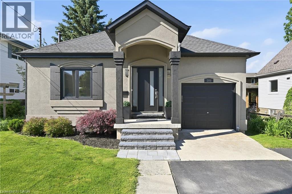 205 Dumbarton Avenue, Hamilton, ON - Outdoor