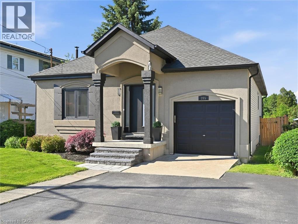 205 Dumbarton Avenue, Hamilton, ON - Outdoor