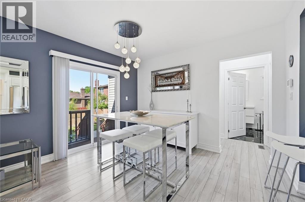 205 Dumbarton Avenue, Hamilton, ON - Indoor