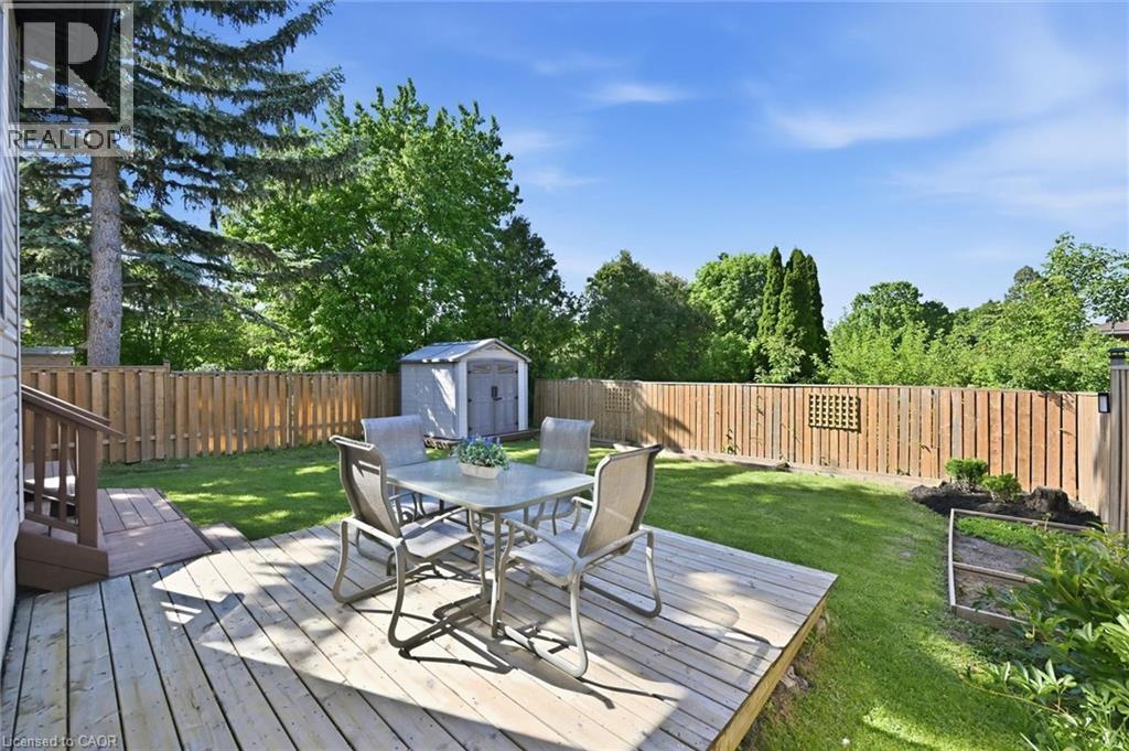 205 Dumbarton Avenue, Hamilton, ON - Outdoor With Deck Patio Veranda With Backyard