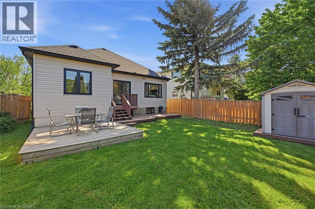 205 Dumbarton Avenue, Hamilton, ON - Outdoor With Deck Patio Veranda