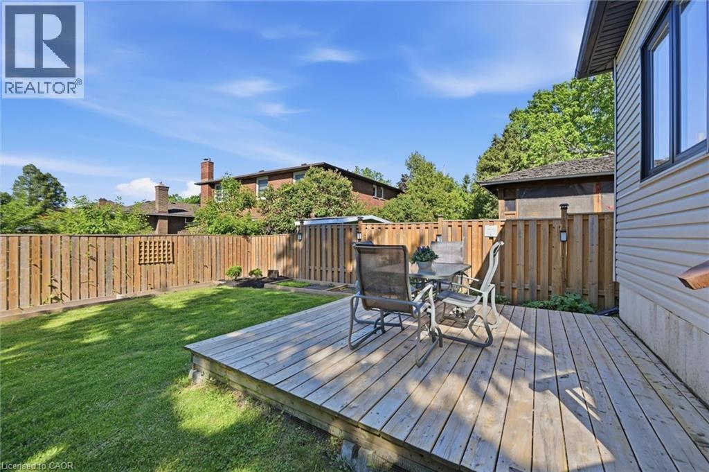 205 Dumbarton Avenue, Hamilton, ON - Outdoor With Deck Patio Veranda