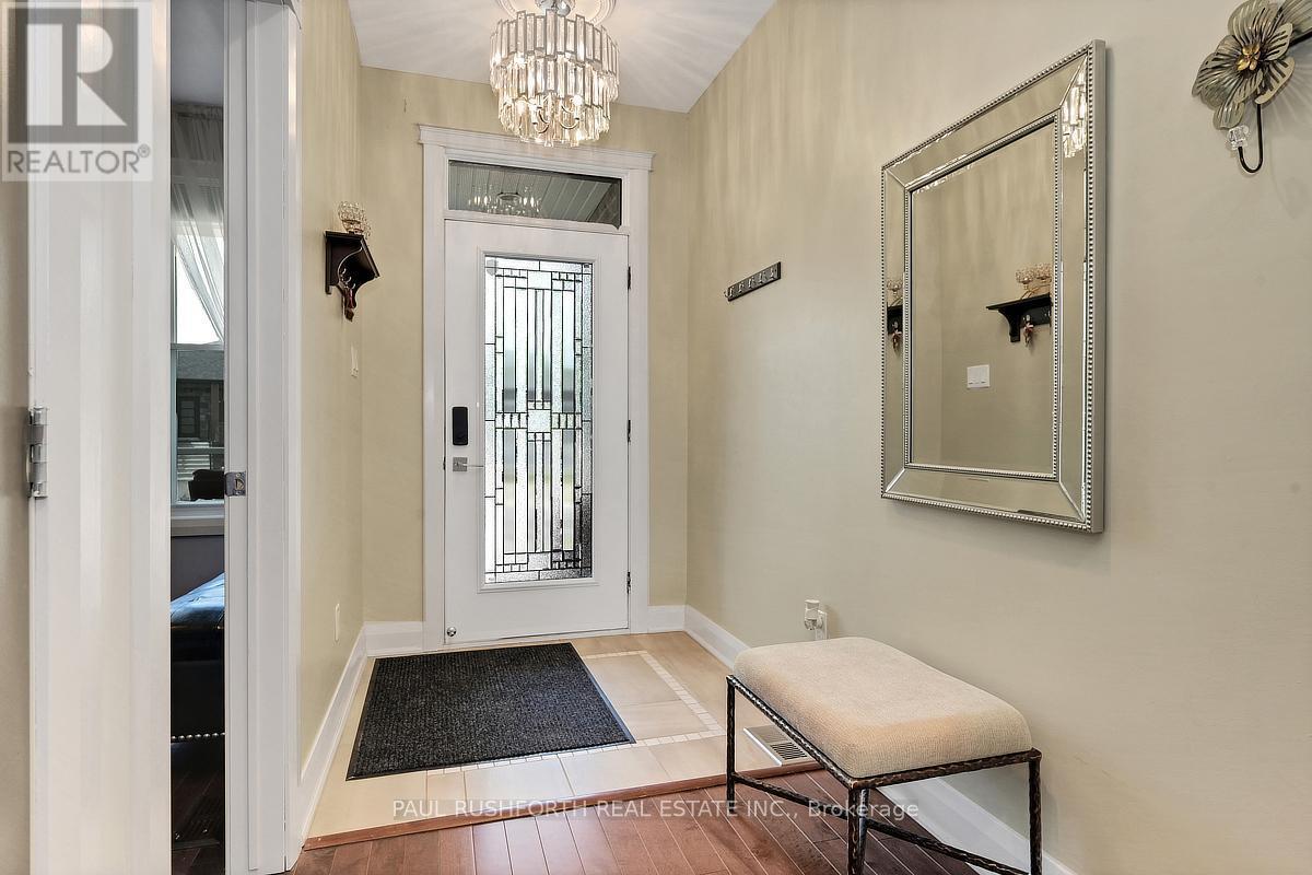 Entry - 353 Trillium Circle, Alfred And Plantagenet, ON