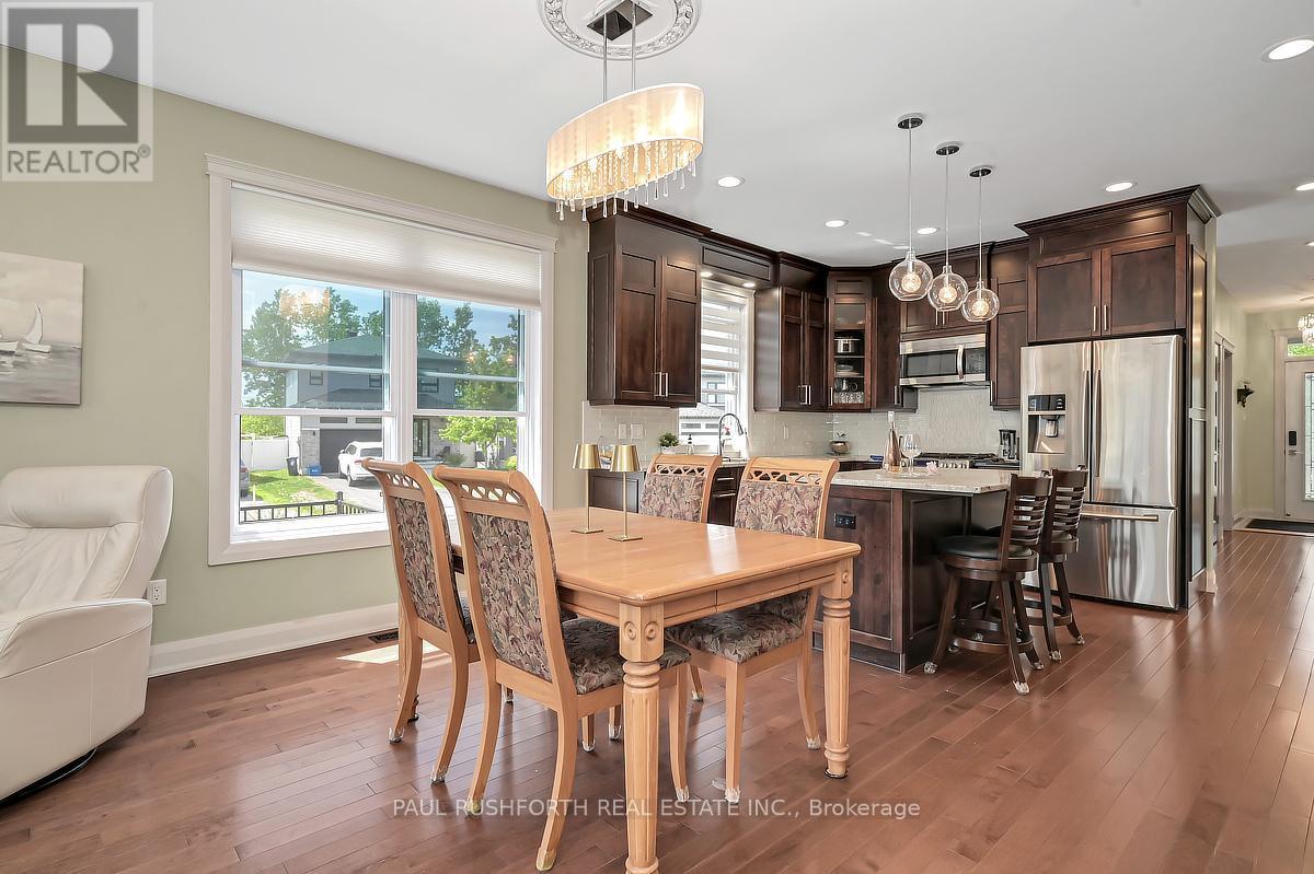 Dining Room / Kitchen - 353 Trillium Circle, Alfred And Plantagenet, ON