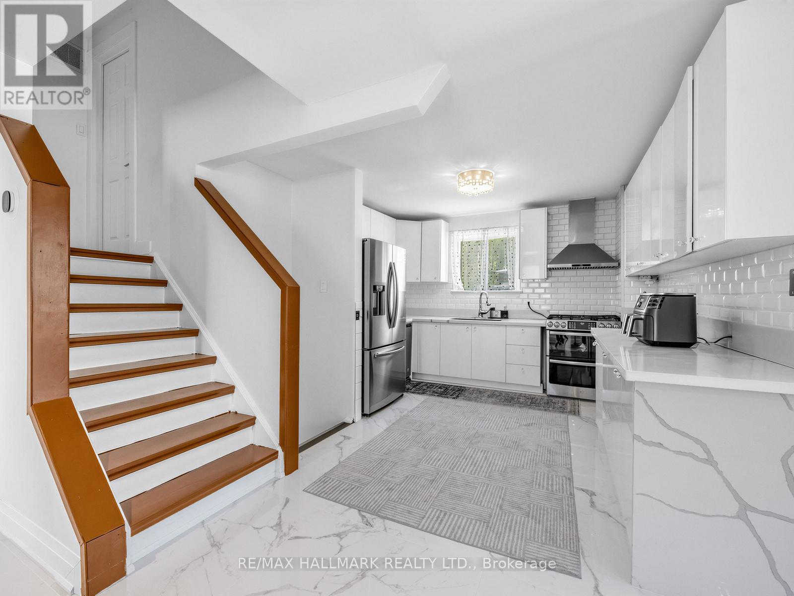 230 Sheffield Street, Newmarket, ON