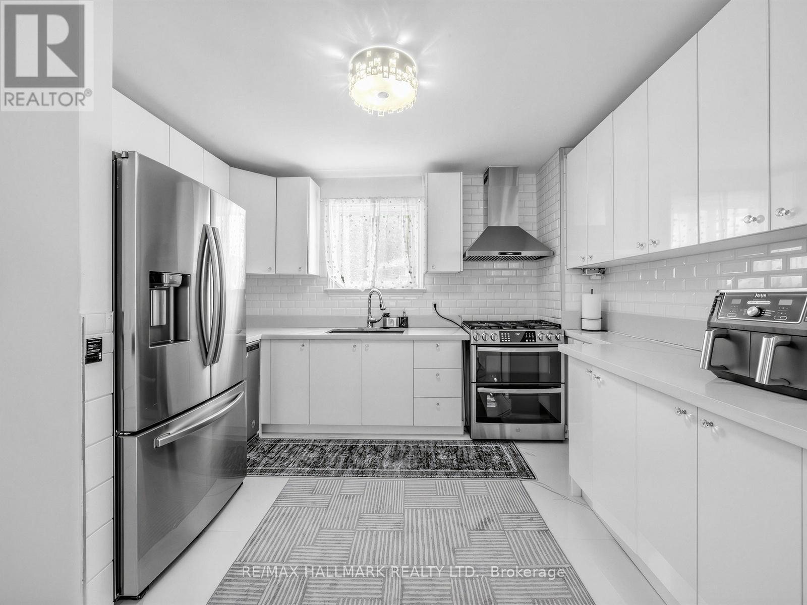 230 Sheffield Street, Newmarket, ON