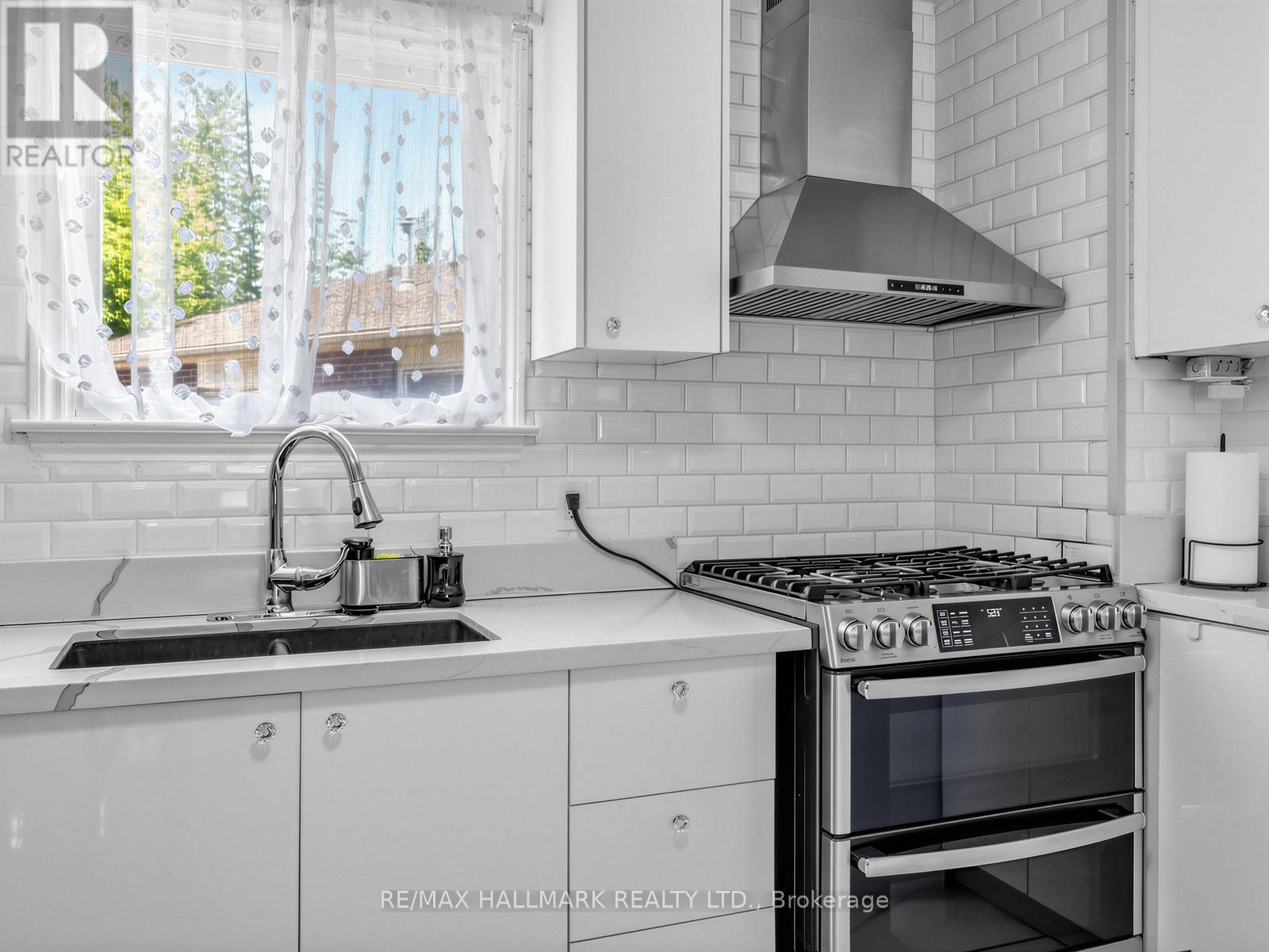 230 Sheffield Street, Newmarket, ON