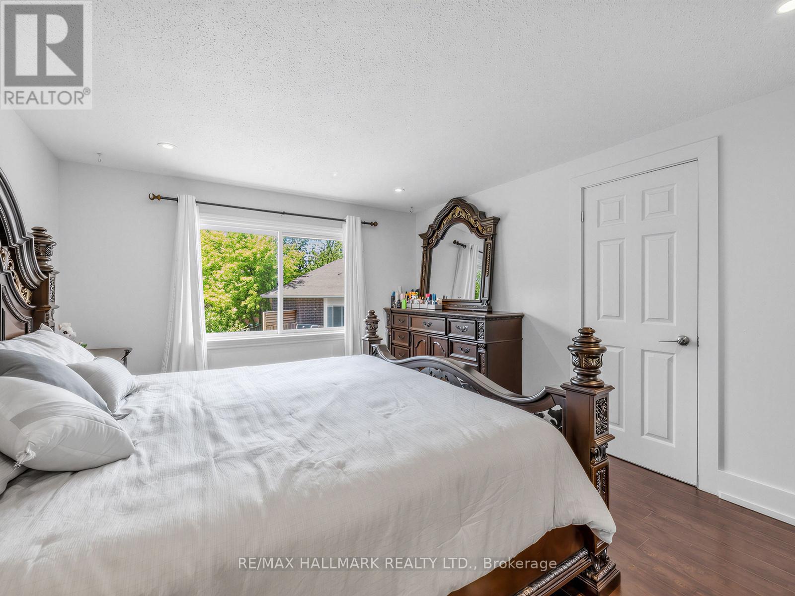 230 Sheffield Street, Newmarket, ON