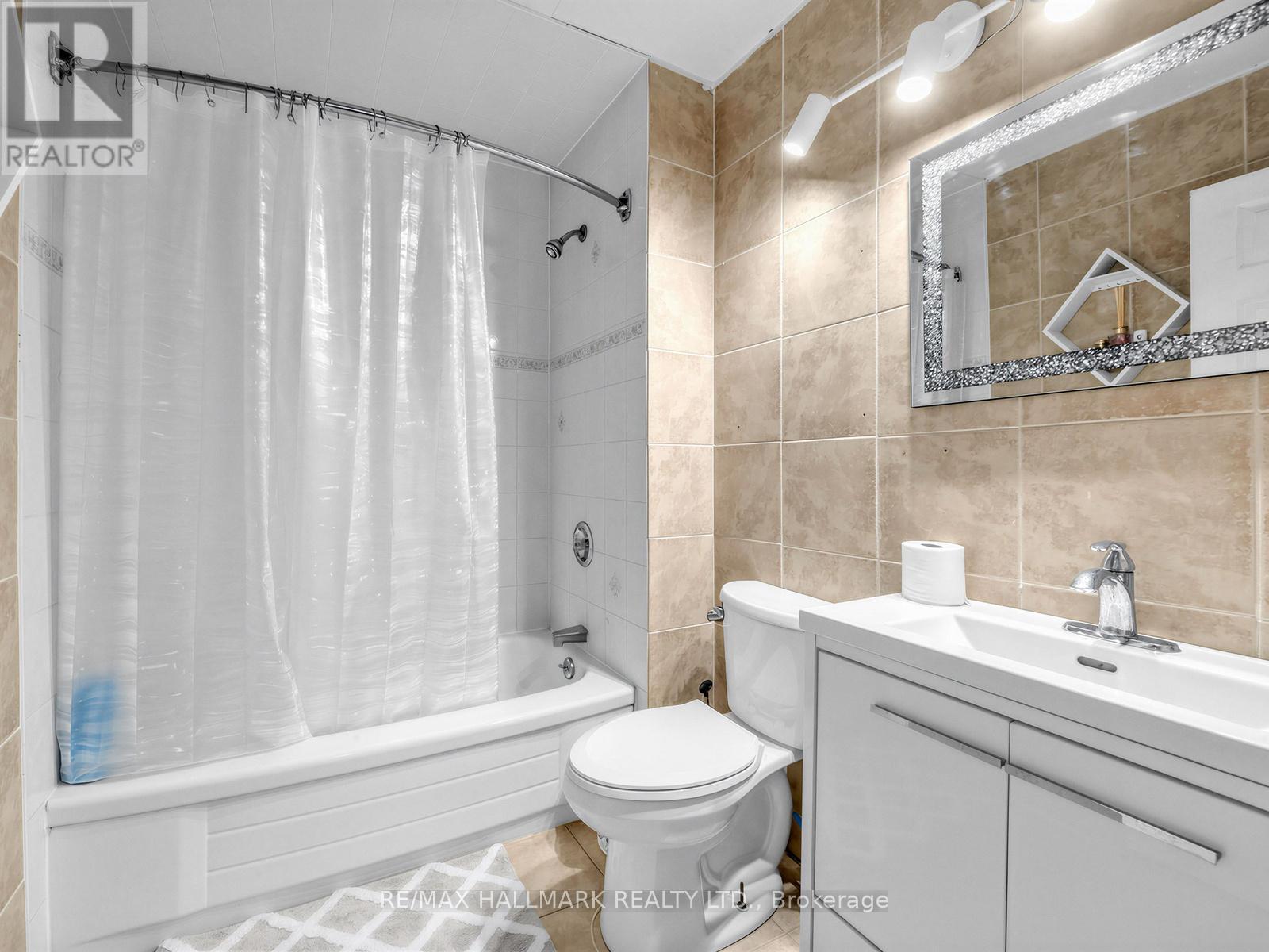 230 Sheffield Street, Newmarket, ON