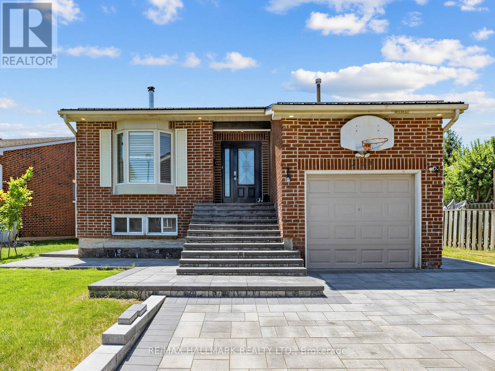 230 Sheffield Street, Newmarket, ON