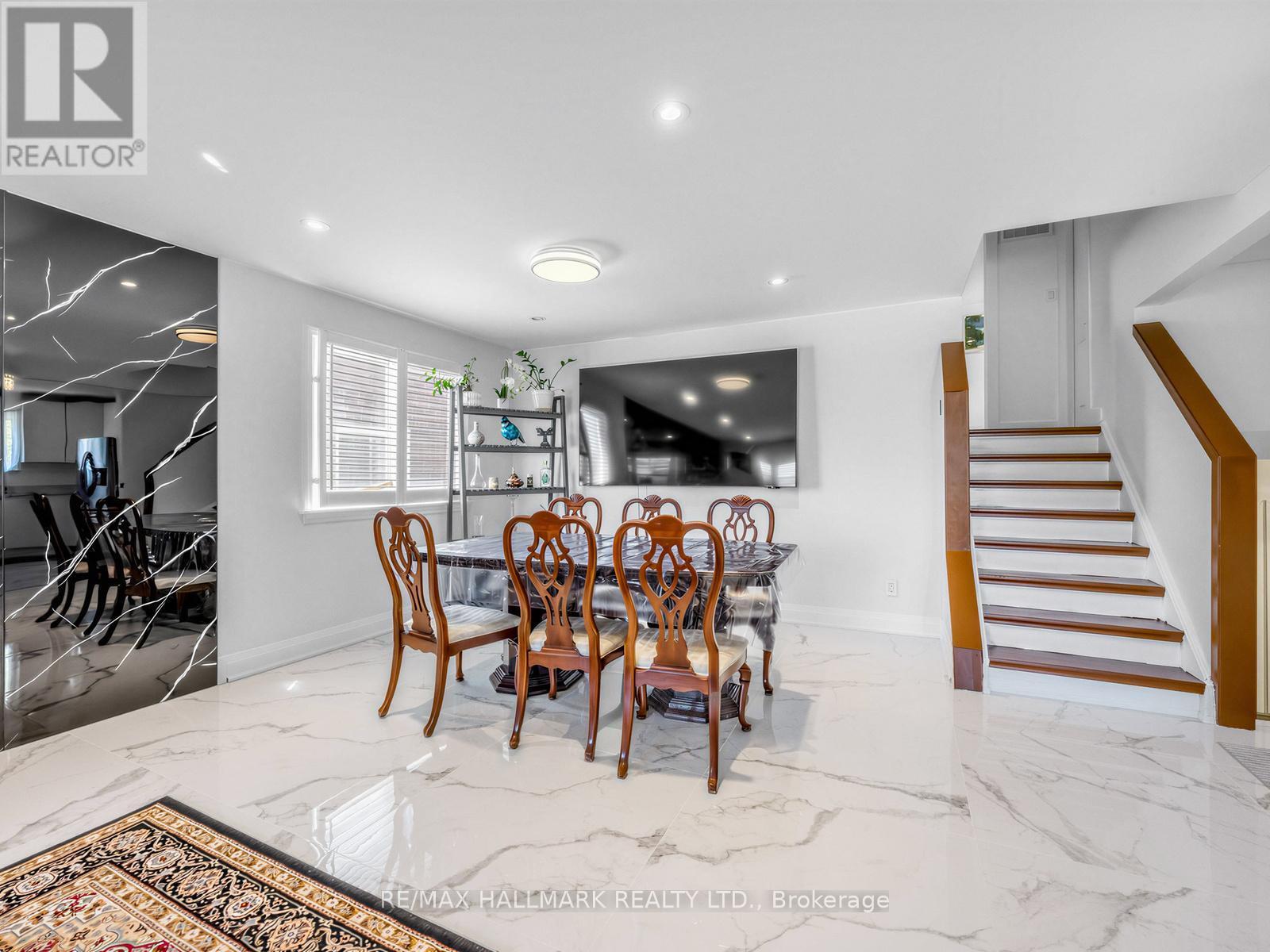 230 Sheffield Street, Newmarket, ON