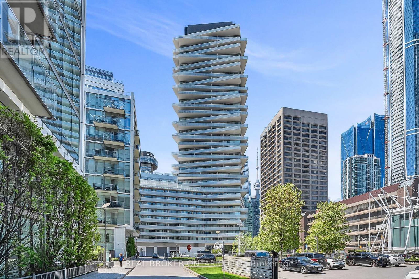 2706 - 15 Queens Quay E, Toronto, ON