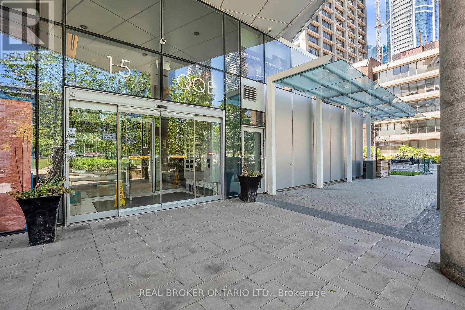 2706 - 15 Queens Quay E, Toronto, ON