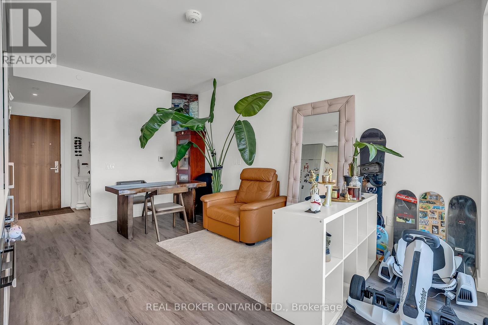 2706 - 15 Queens Quay E, Toronto, ON