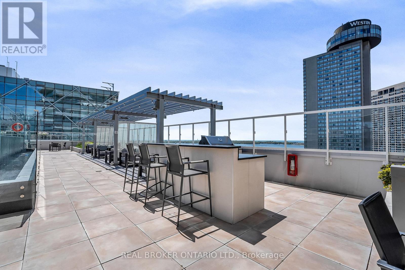 2706 - 15 Queens Quay E, Toronto, ON