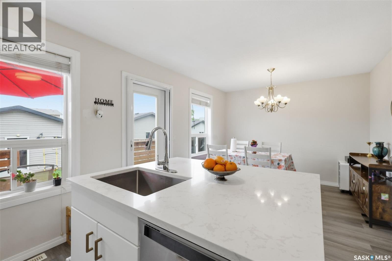 422 Blakeney Crescent, Saskatoon, SK